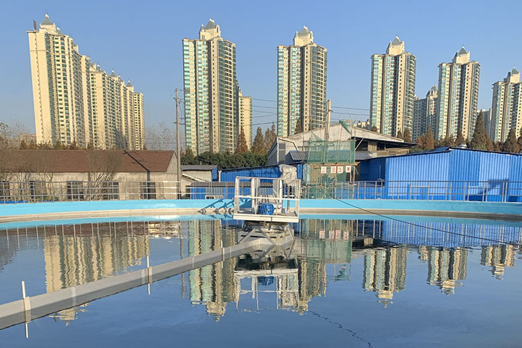 單管吸泥機(jī)照